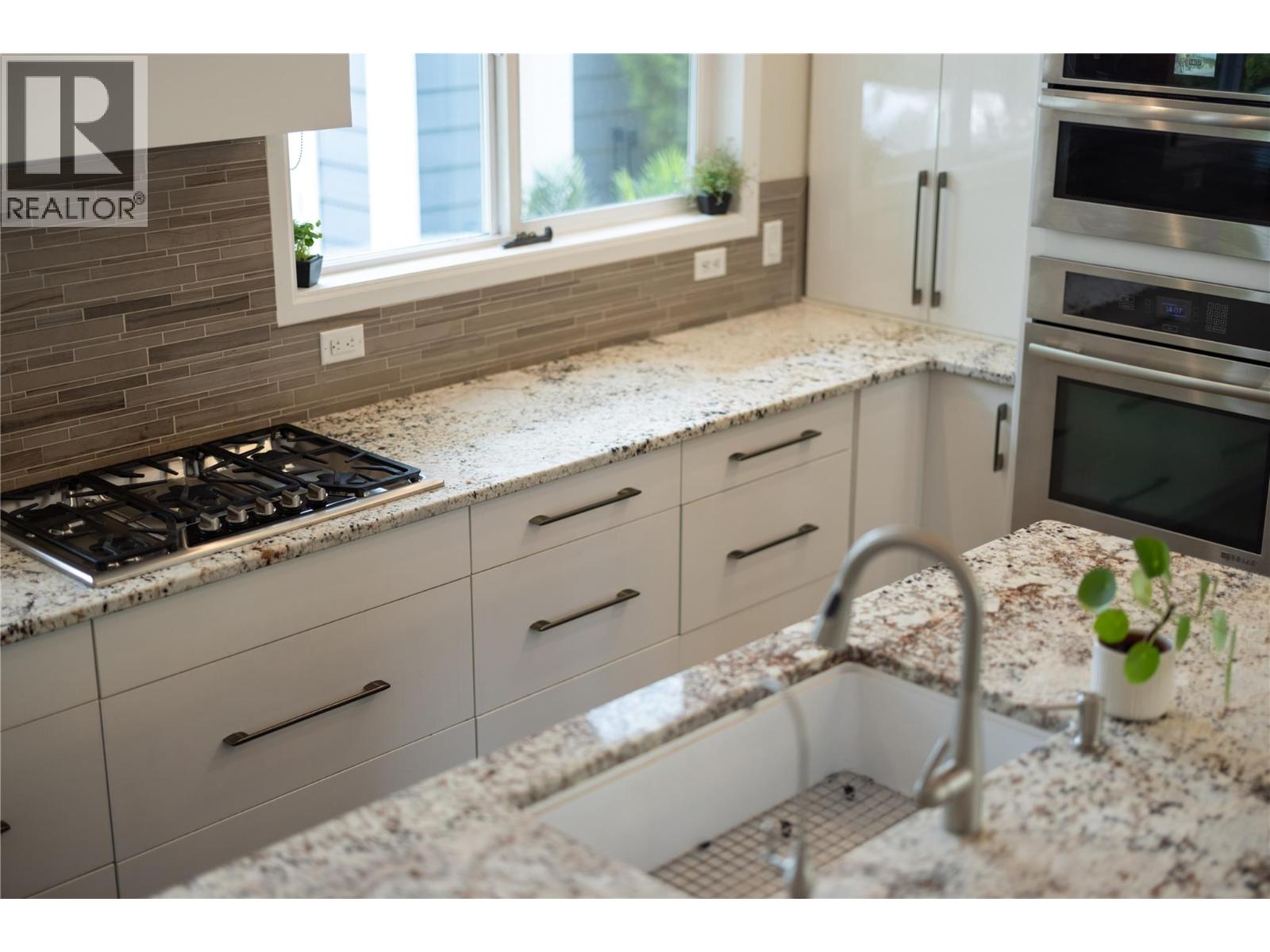 747 & 749 Wilson Avenue, Kelowna, British Columbia  V1Y 6X8 - Photo 11 - 10384357
