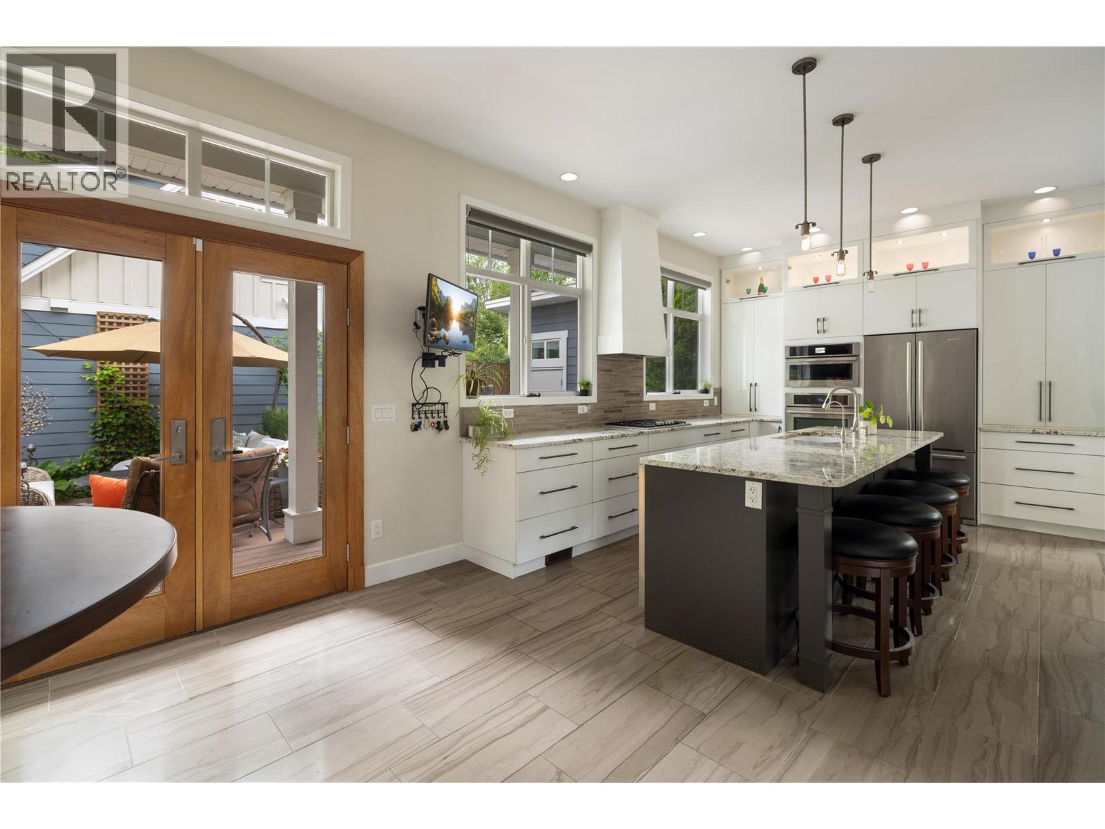 747 & 749 Wilson Avenue, Kelowna, British Columbia  V1Y 6X8 - Photo 19 - 10384357