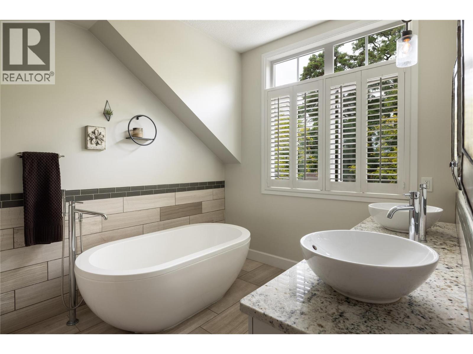 747 & 749 Wilson Avenue, Kelowna, British Columbia  V1Y 6X8 - Photo 36 - 10384357