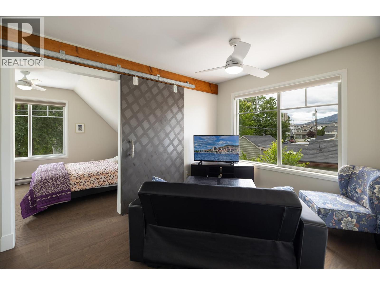 747 & 749 Wilson Avenue, Kelowna, British Columbia  V1Y 6X8 - Photo 52 - 10384357