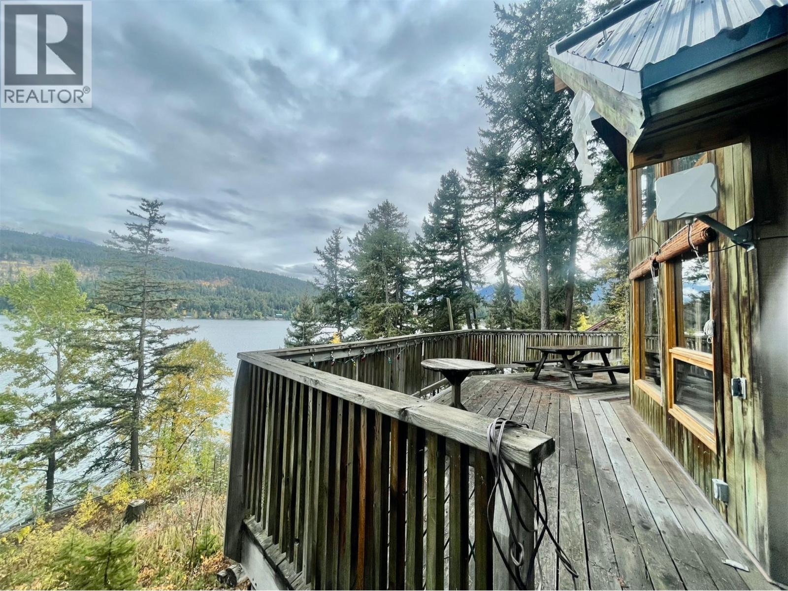 8200 Gun Lake Road W, Gold Bridge, British Columbia  V0K 1P0 - Photo 18 - 10391321