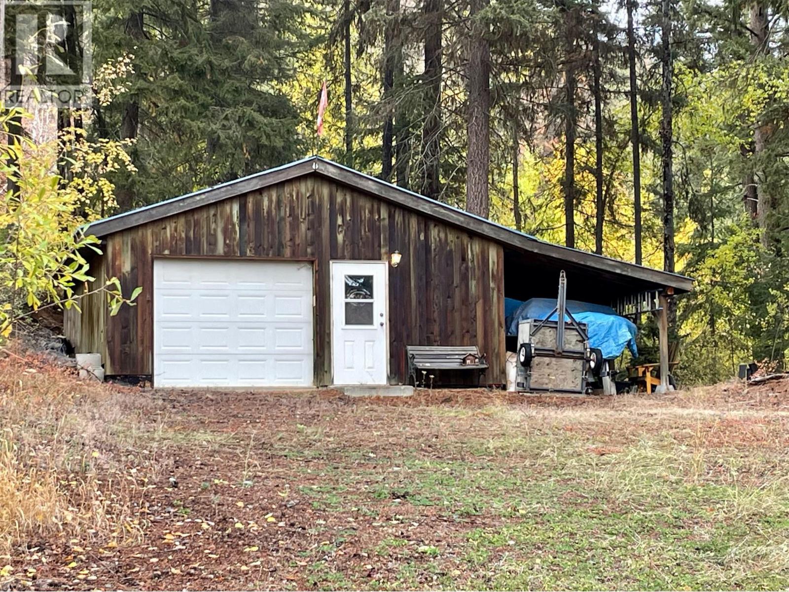 8200 Gun Lake Road W, Gold Bridge, British Columbia  V0K 1P0 - Photo 20 - 10391321
