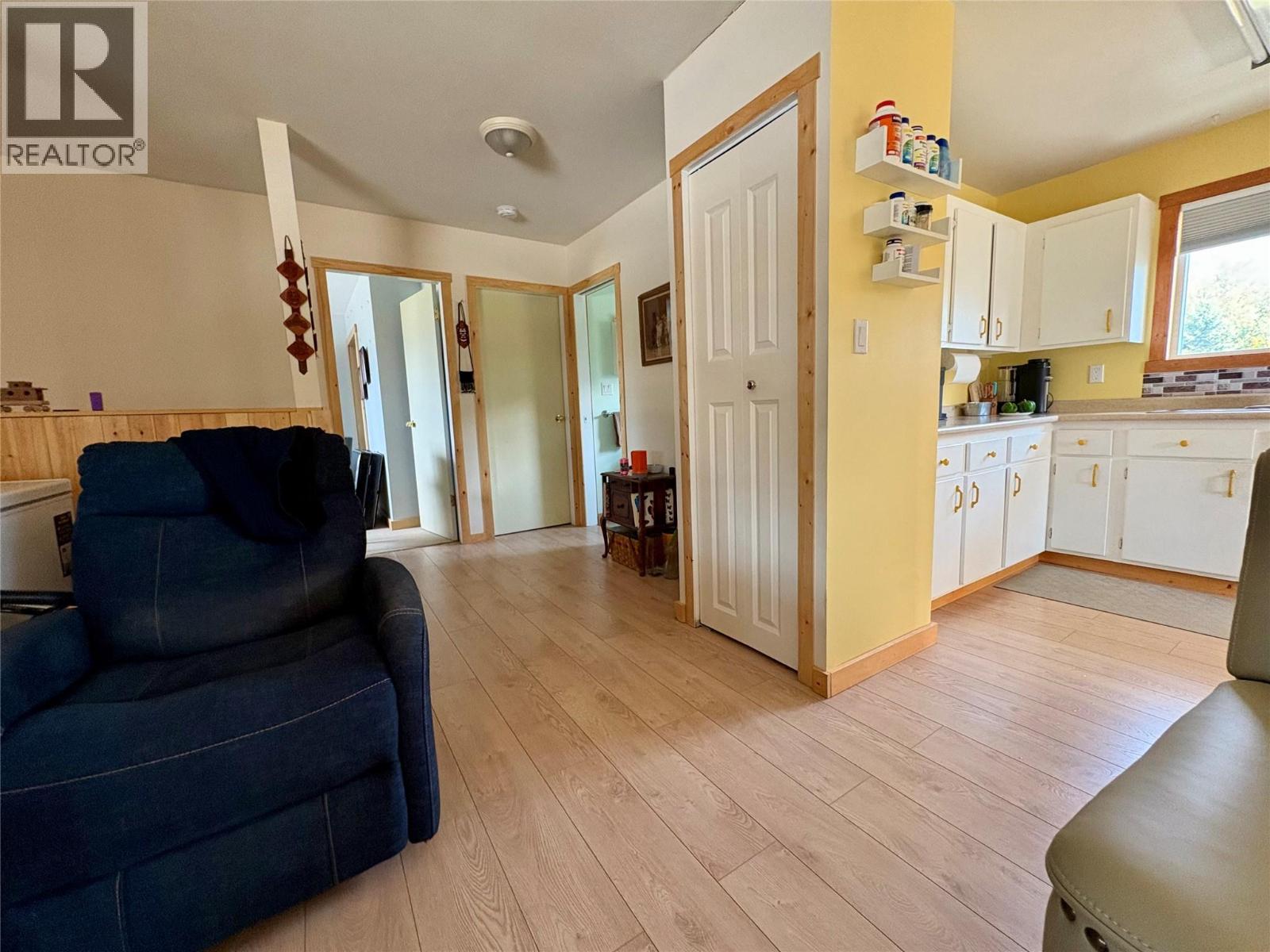 4636 Kivi Crescent Crescent, Barriere, British Columbia  V0e 1E0 - Photo 2 - 10391307