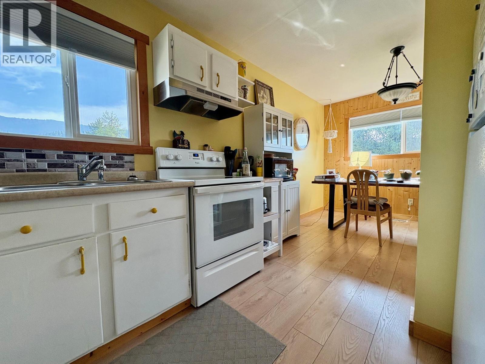 4636 Kivi Crescent Crescent, Barriere, British Columbia  V0e 1E0 - Photo 6 - 10391307