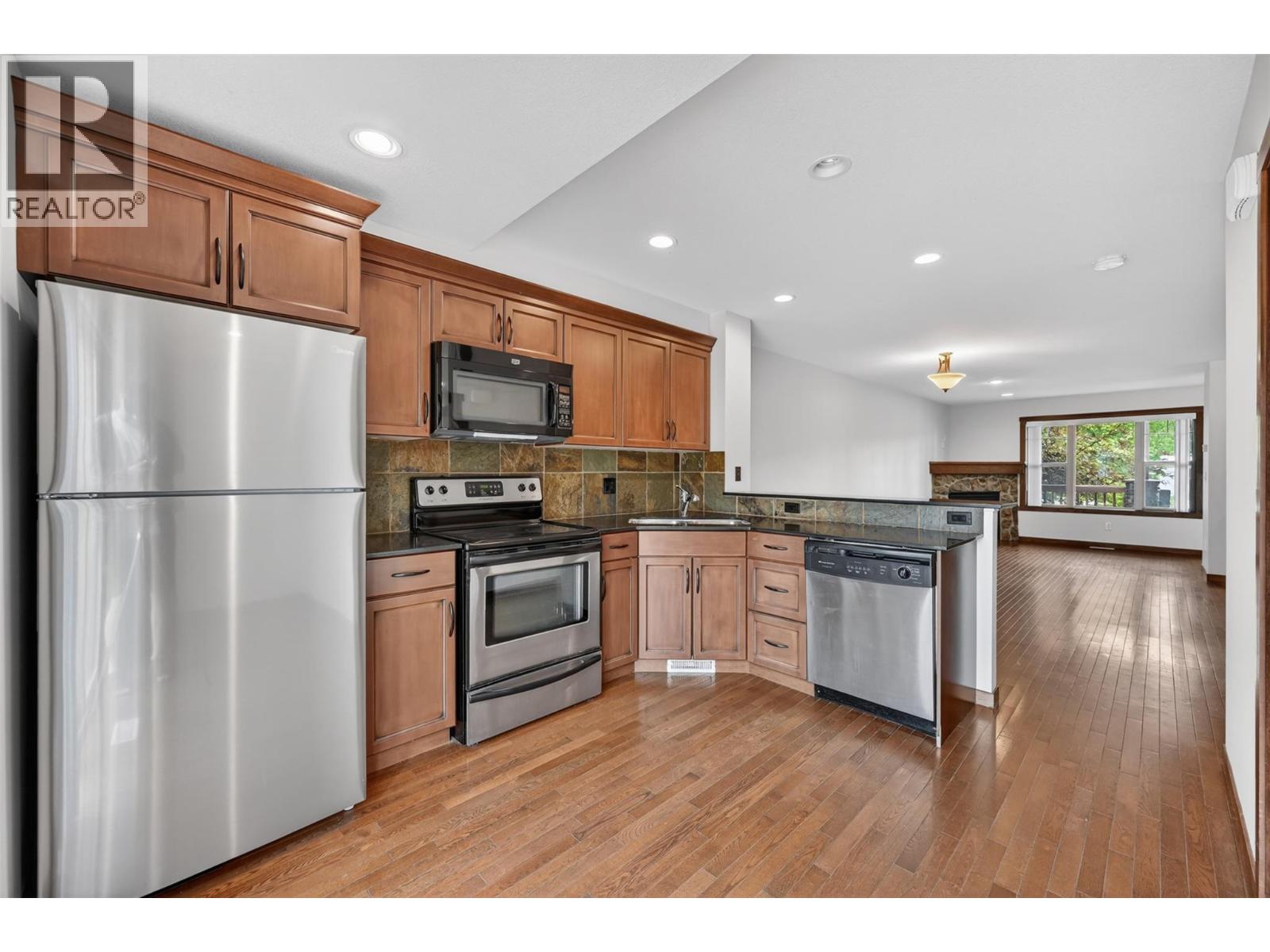 1000 9th Street Unit# 10, Invermere, British Columbia  V0A 1K4 - Photo 9 - 10391115