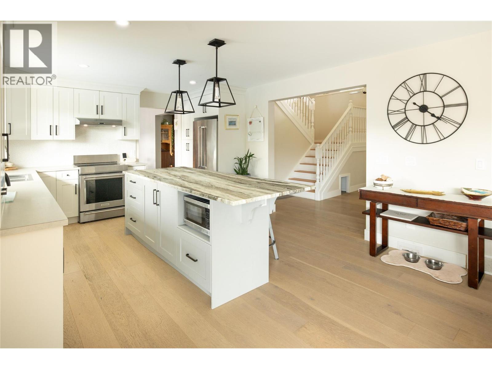 3450 Barberry Street, Kelowna, British Columbia  V1W 3V6 - Photo 11 - 10389183