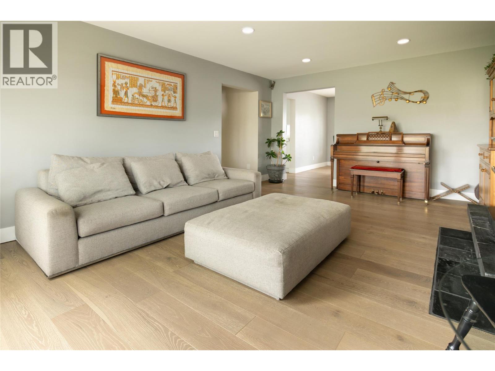 3450 Barberry Street, Kelowna, British Columbia  V1W 3V6 - Photo 4 - 10389183