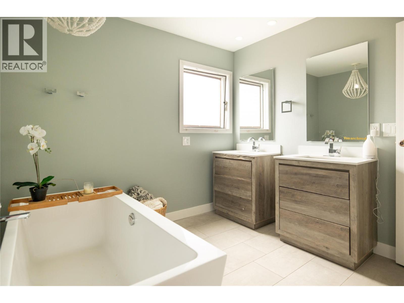 3450 Barberry Street, Kelowna, British Columbia  V1W 3V6 - Photo 45 - 10389183