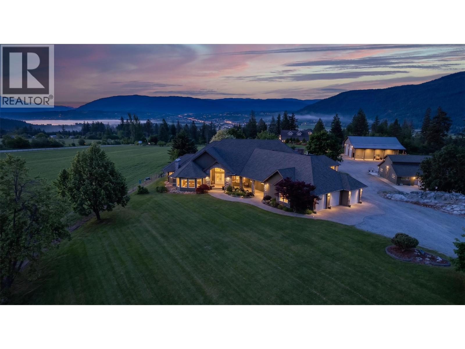 6500 15th Avenue SW Unit# 1, salmon arm, British Columbia