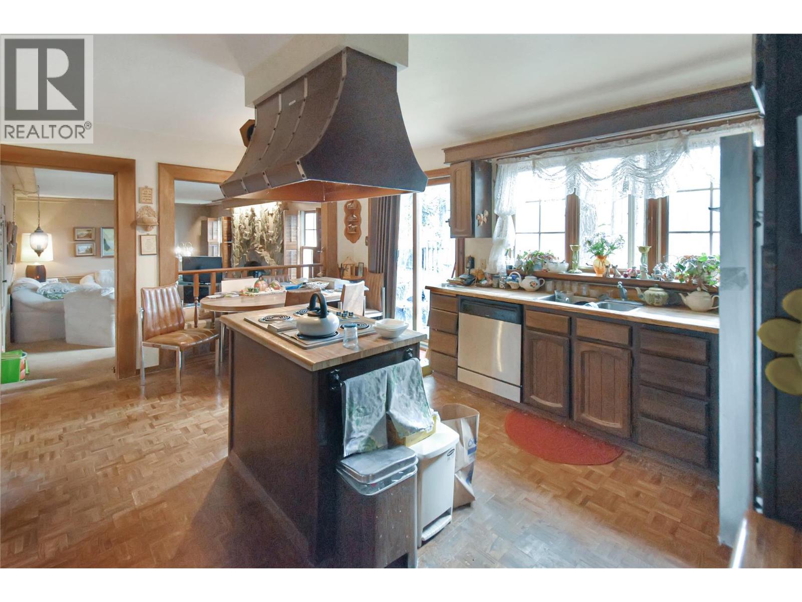 809 31st Ave S, Cranbrook, British Columbia  V1C 5J9 - Photo 11 - 10391133