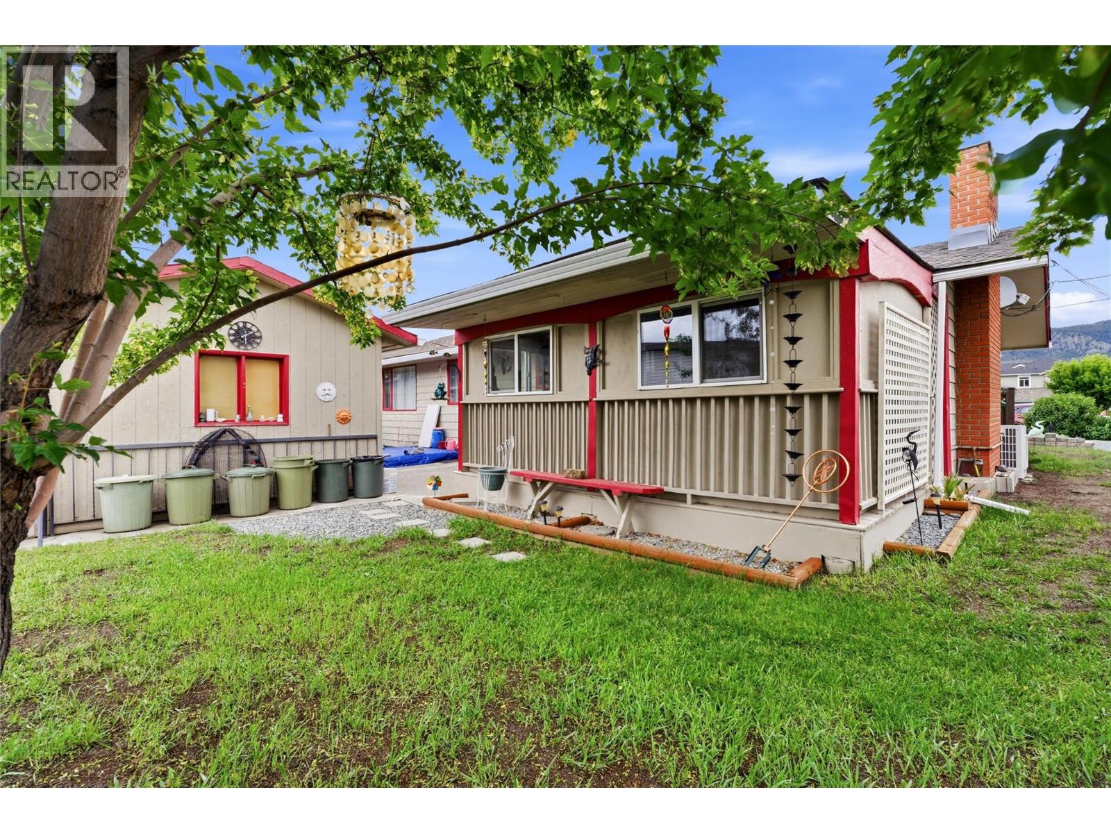 2102 Clapperton Avenue, Merritt, British Columbia  V1K 1B8 - Photo 6 - 10391280