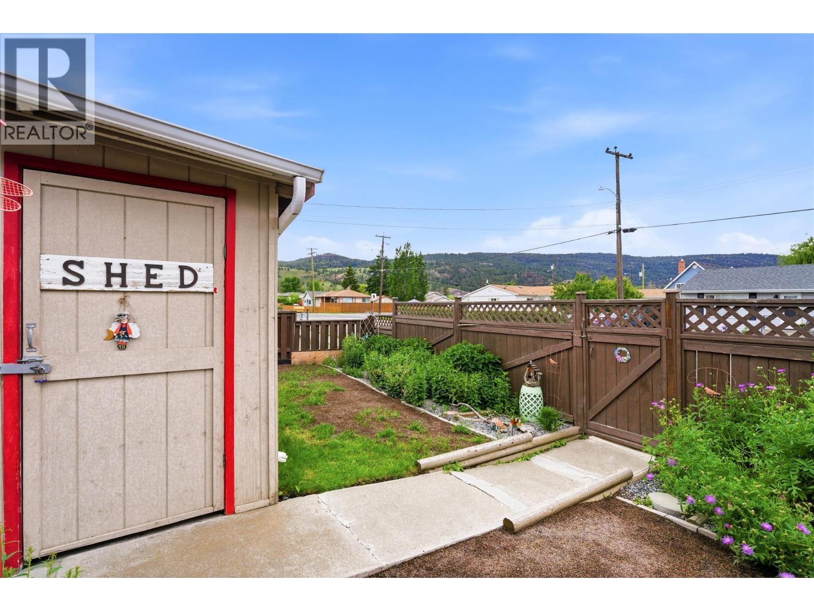 2102 Clapperton Avenue, Merritt, British Columbia  V1K 1B8 - Photo 7 - 10391280