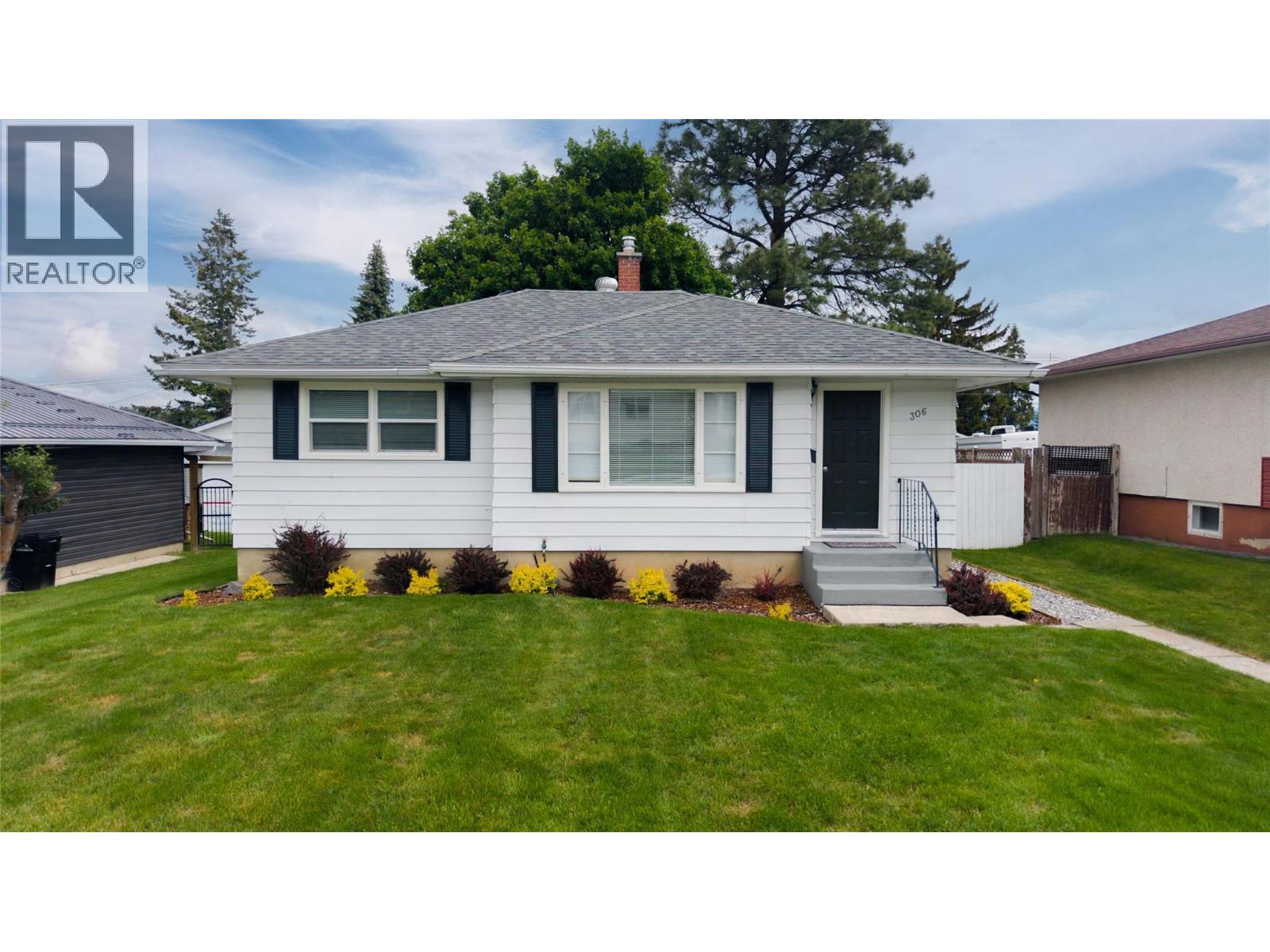 306 8th Street S, Cranbrook, British Columbia  V1C 1P1 - Photo 2 - 10390843
