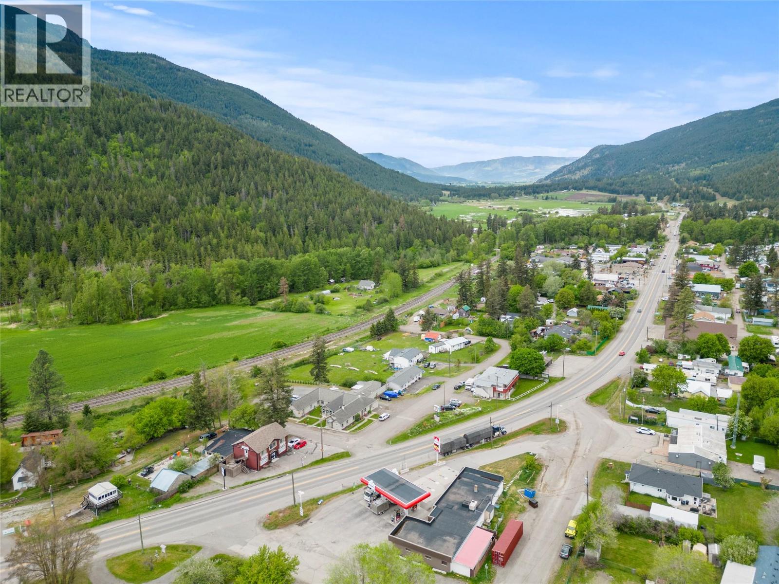 5661 97 Highway, Falkland, British Columbia  V0E 1W0 - Photo 12 - 10390687