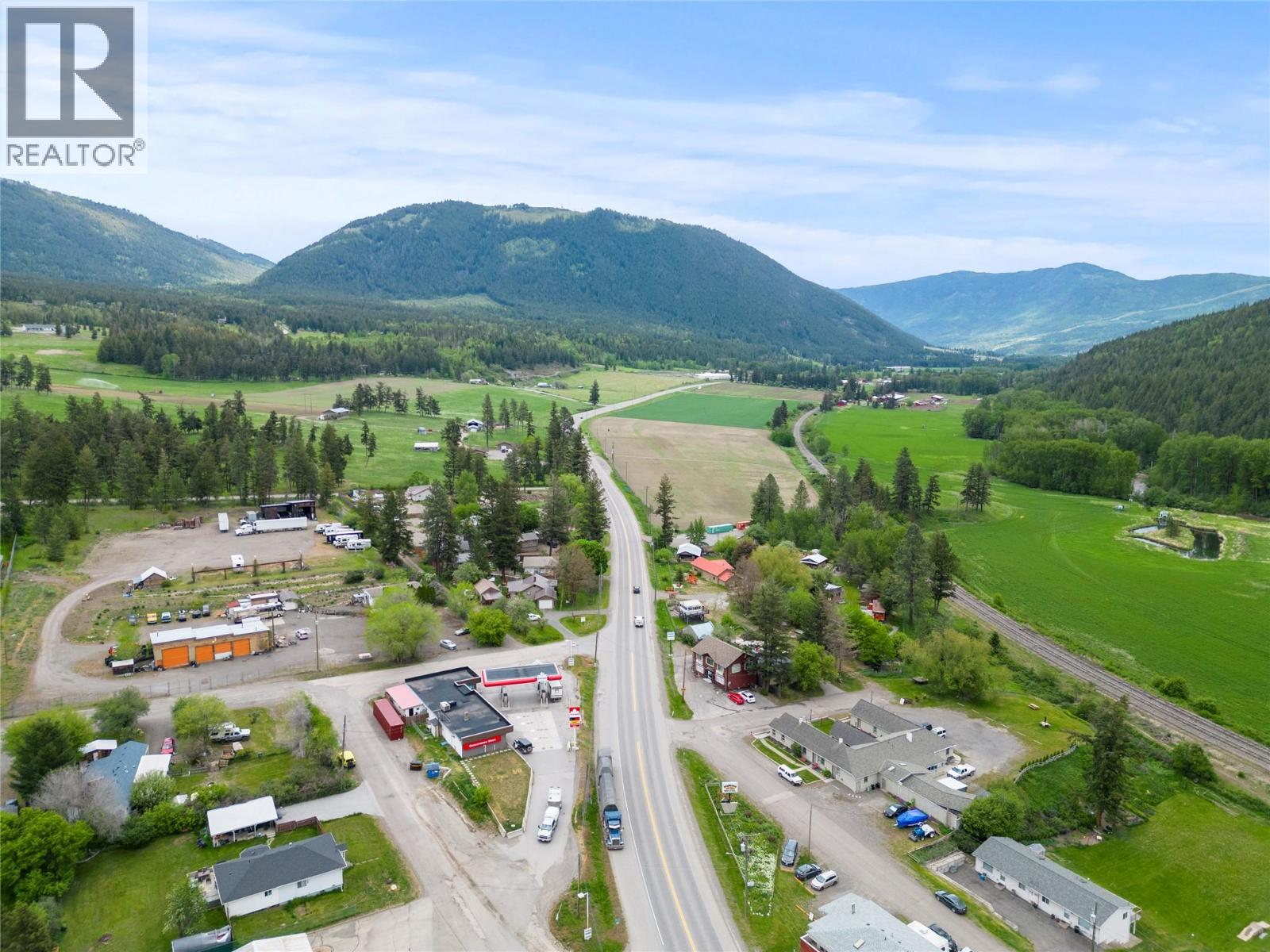 5661 97 Highway, Falkland, British Columbia  V0E 1W0 - Photo 13 - 10390687