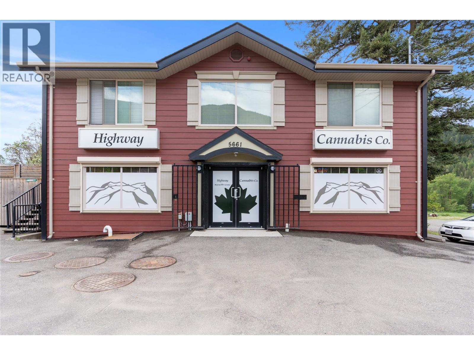 5661 97 Highway, Falkland, British Columbia  V0E 1W0 - Photo 2 - 10390687