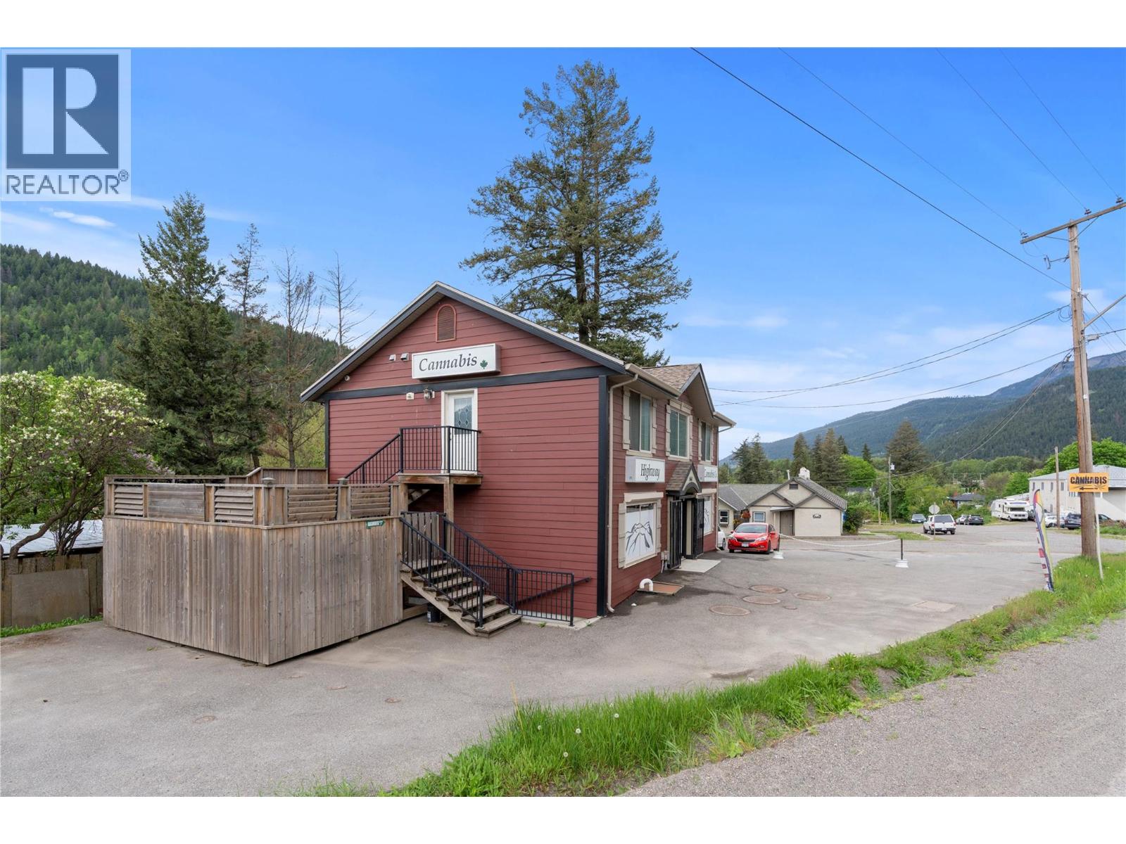 5661 97 Highway, Falkland, British Columbia  V0E 1W0 - Photo 4 - 10390687