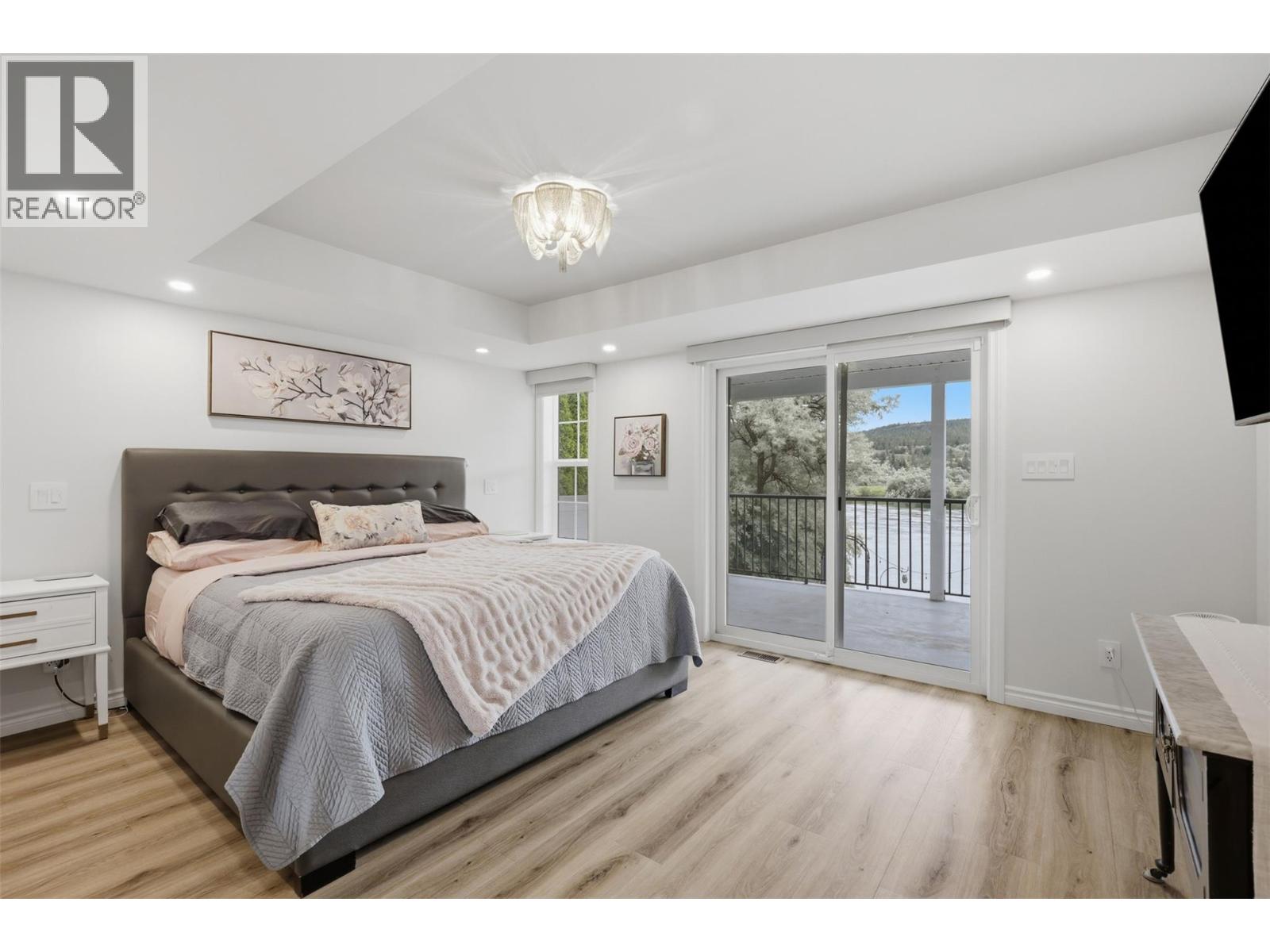 3724 Shuswap Road, Kamloops, British Columbia  V2H 1S6 - Photo 42 - 10391348