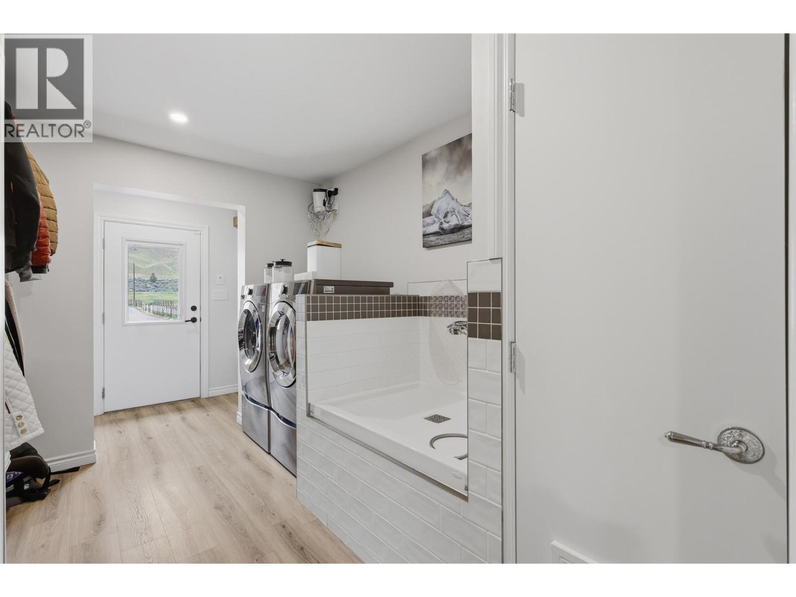 3724 Shuswap Road, Kamloops, British Columbia  V2H 1S6 - Photo 68 - 10391348