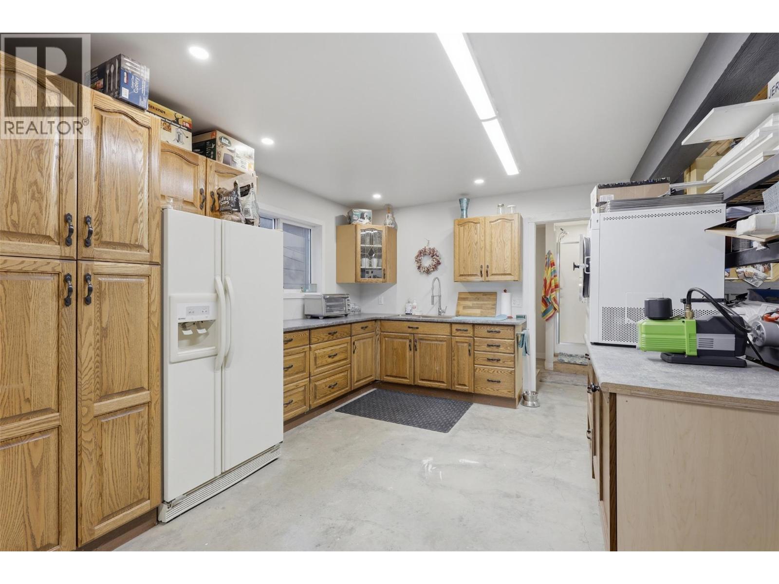 3724 Shuswap Road, Kamloops, British Columbia  V2H 1S6 - Photo 82 - 10391348