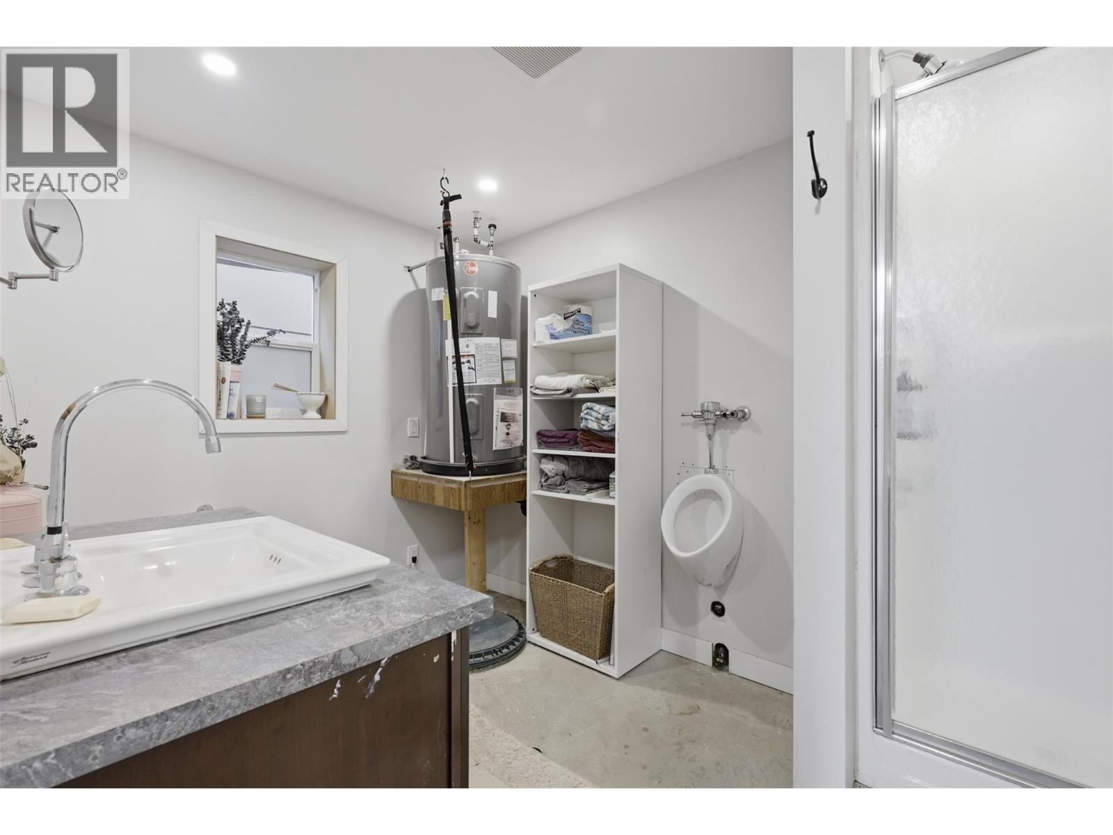 3724 Shuswap Road, Kamloops, British Columbia  V2H 1S6 - Photo 83 - 10391348