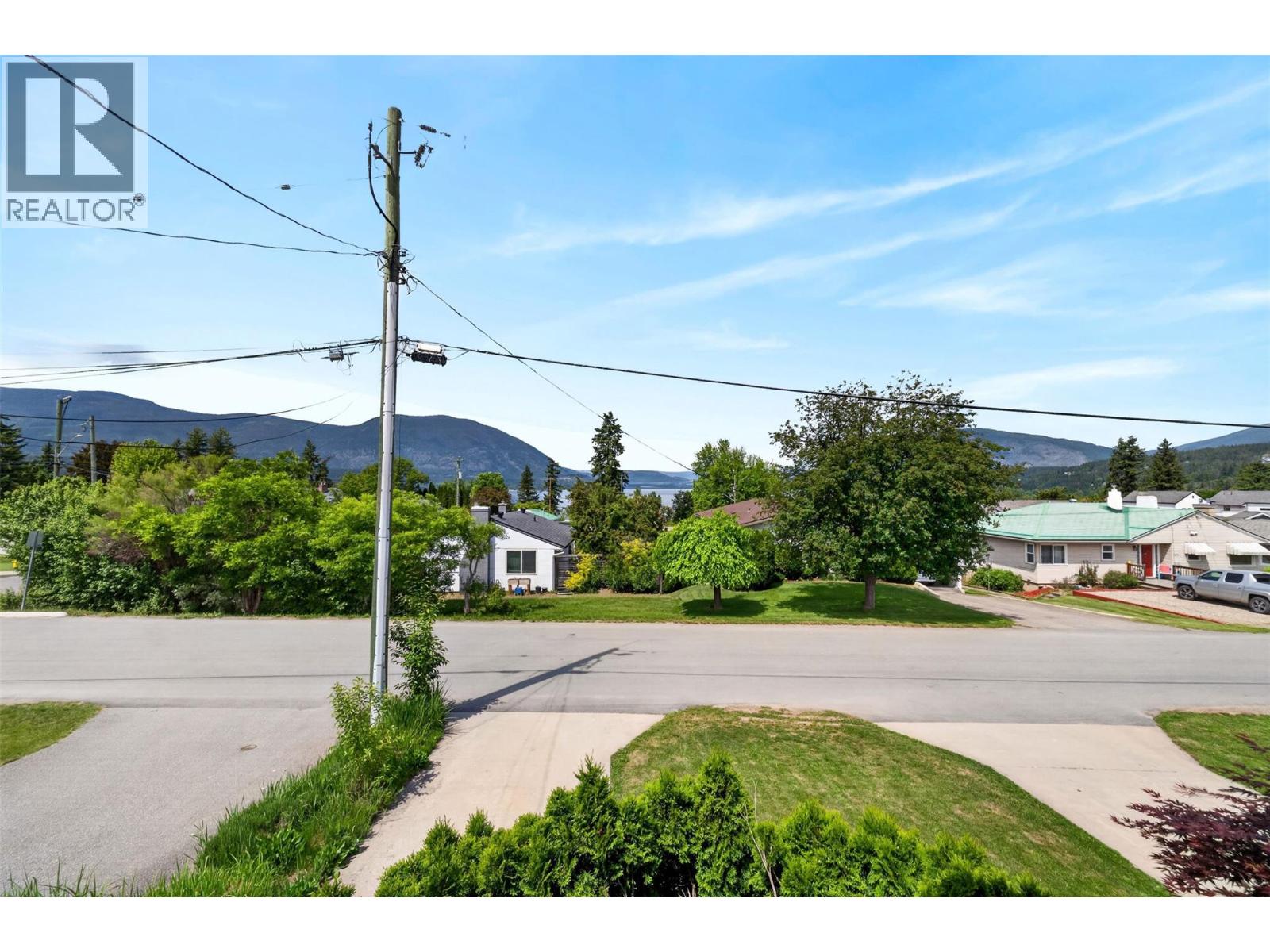 1050 8 Avenue Ne, Salmon Arm, British Columbia  V1E 4A4 - Photo 31 - 10390380