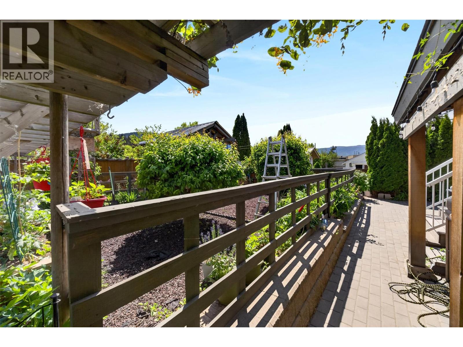 1050 8 Avenue Ne, Salmon Arm, British Columbia  V1E 4A4 - Photo 63 - 10390380