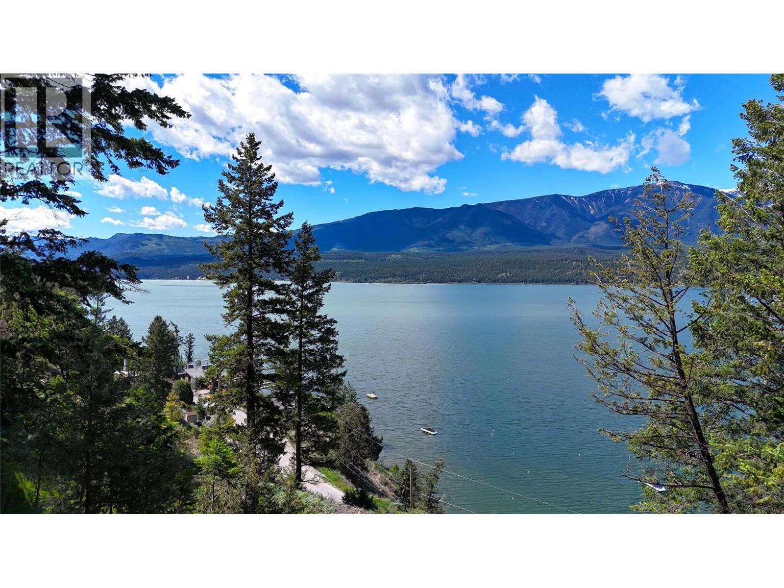 1121 Hilltop Road, Windermere, British Columbia  V0B 2L1 - Photo 3 - 10391273
