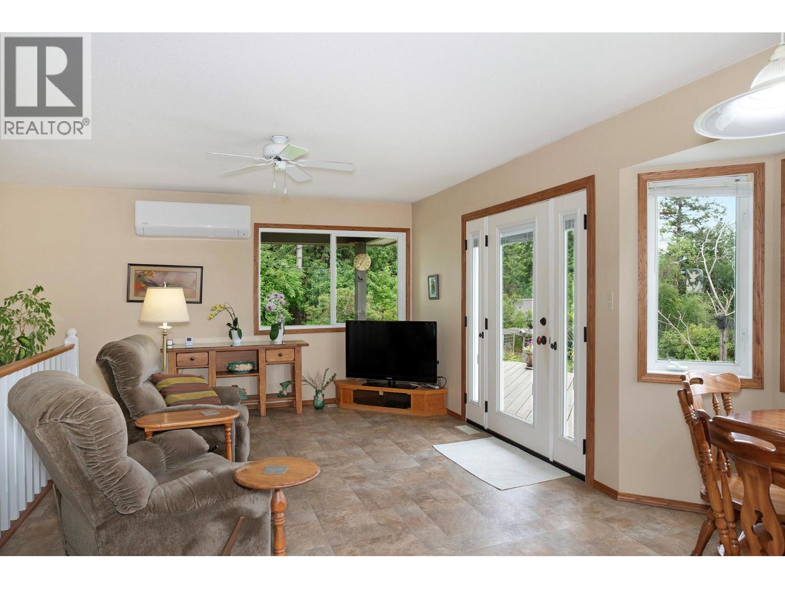 3319 Lloyd Road, Canyon, British Columbia  V0B 1C1 - Photo 14 - 10391268