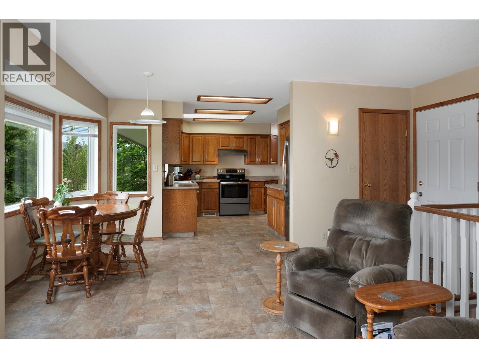 3319 Lloyd Road, Canyon, British Columbia  V0B 1C1 - Photo 15 - 10391268