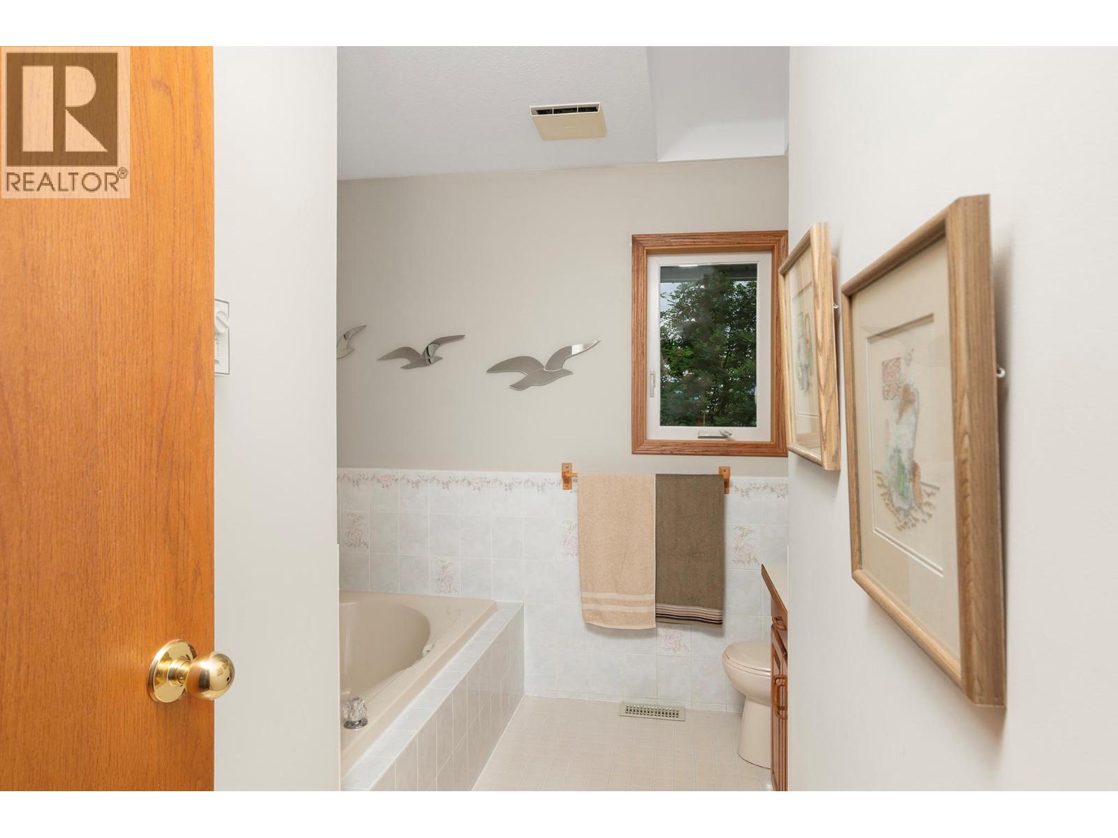 3319 Lloyd Road, Canyon, British Columbia  V0B 1C1 - Photo 21 - 10391268