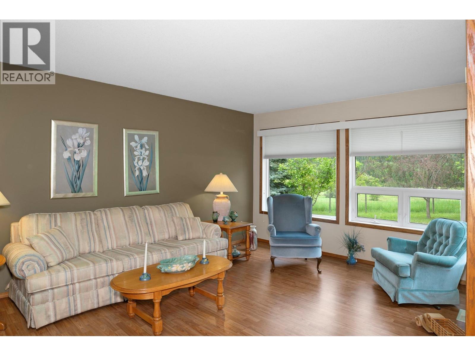 3319 Lloyd Road, Canyon, British Columbia  V0B 1C1 - Photo 6 - 10391268
