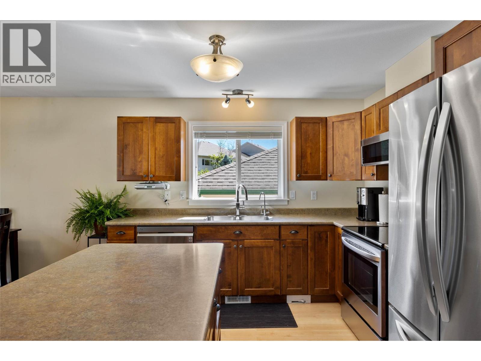 1940 Hillside Drive Unit# 32, Kamloops, British Columbia  V2E 2T3 - Photo 5 - 10391224