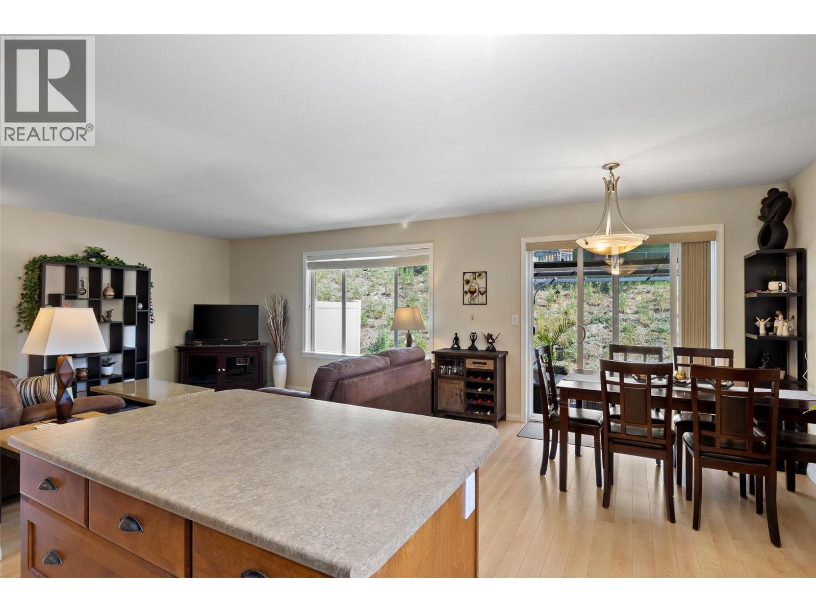 1940 Hillside Drive Unit# 32, Kamloops, British Columbia  V2E 2T3 - Photo 6 - 10391224