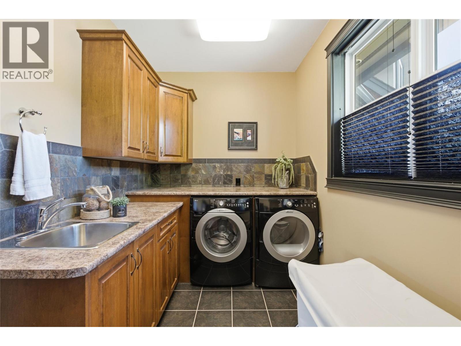 2206 Burgess Avenue, Merritt, British Columbia  V1K 1R3 - Photo 42 - 10391086