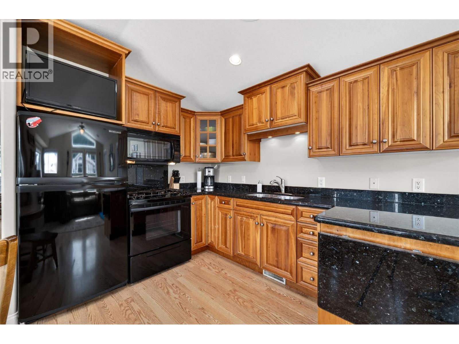 8242 97a Highway Unit# 80, Mara, British Columbia  V0E 2K0 - Photo 30 - 10390546