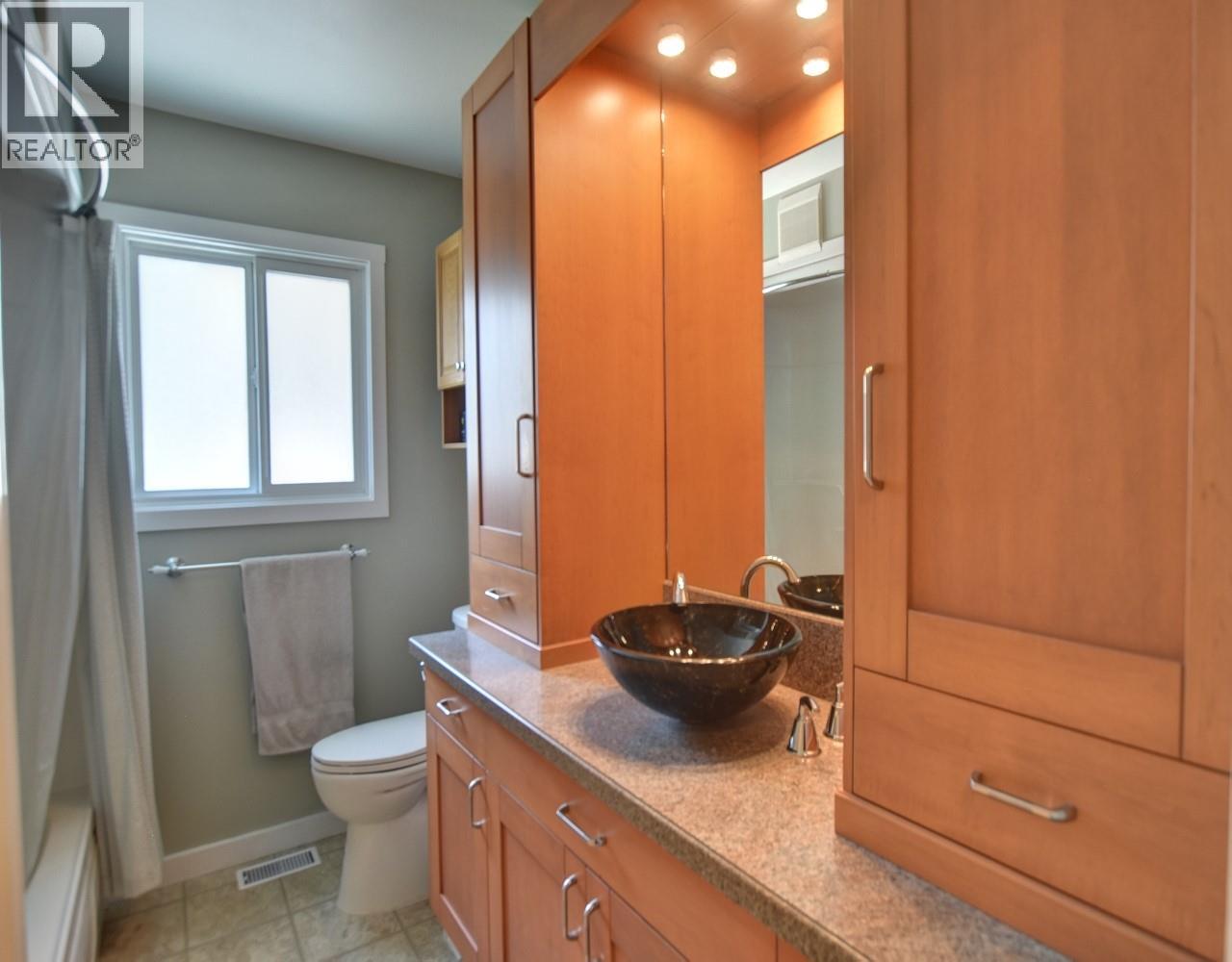 184 Cariboo Road, Kelowna, British Columbia  V1V 2E4 - Photo 12 - 10391215