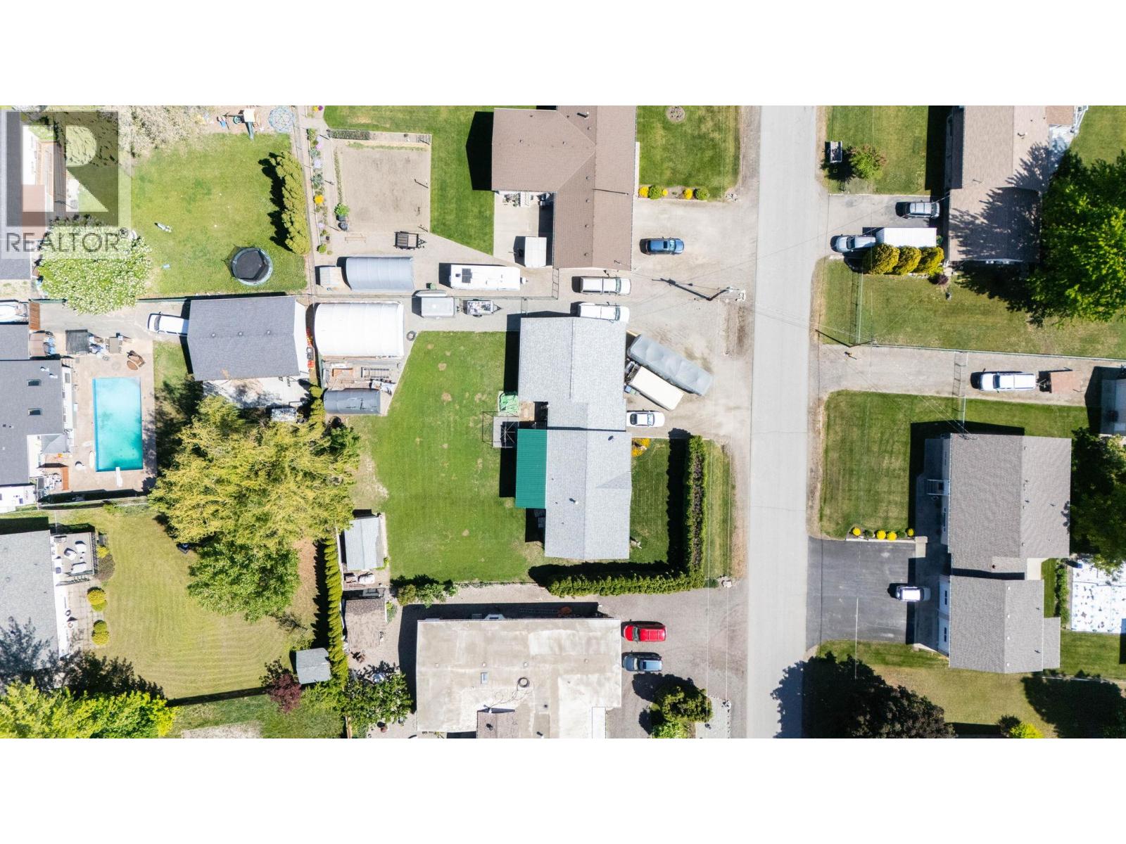 184 Cariboo Road, Kelowna, British Columbia  V1V 2E4 - Photo 2 - 10391215