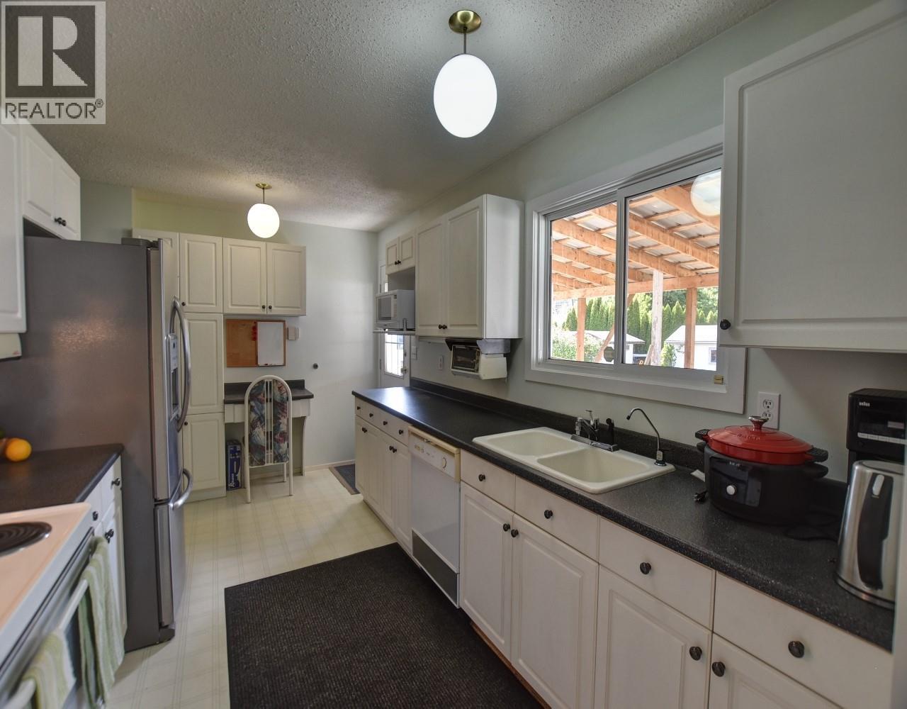 184 Cariboo Road, Kelowna, British Columbia  V1V 2E4 - Photo 8 - 10391215