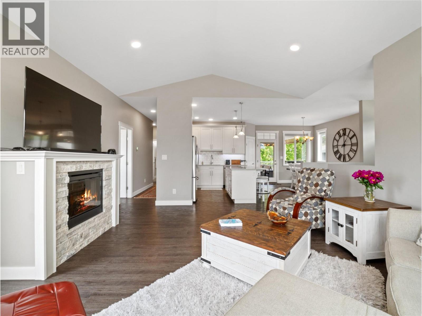 1280 23 Street Se, Salmon Arm, British Columbia  V1E 0C7 - Photo 6 - 10391244