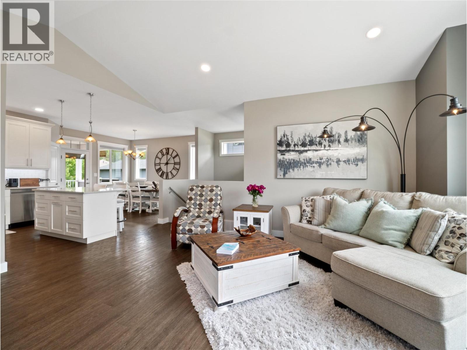 1280 23 Street Se, Salmon Arm, British Columbia  V1E 0C7 - Photo 7 - 10391244