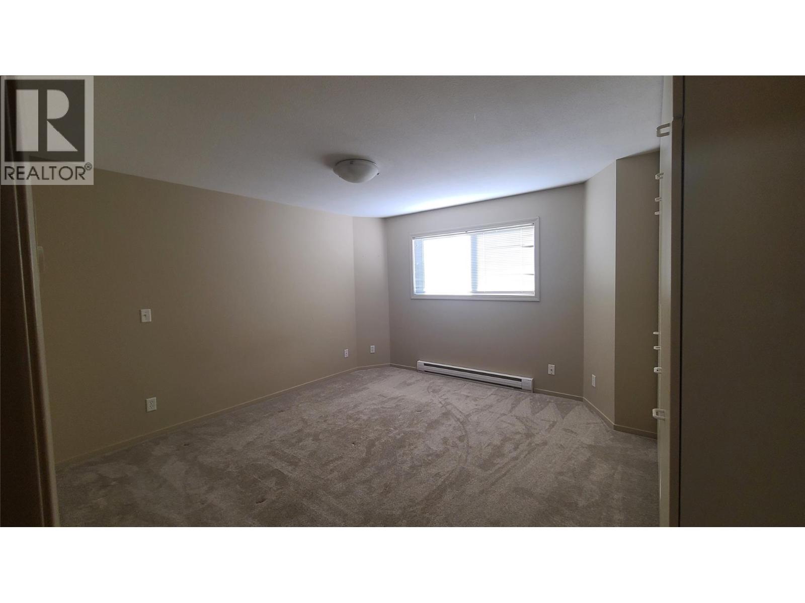307 Norton Street, Penticton, British Columbia  V2A 4H9 - Photo 4 - 10391368