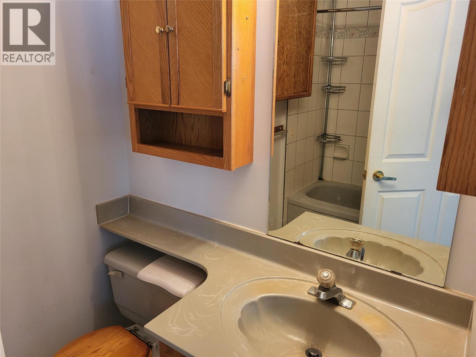 6184 Saint Martin Place, Oliver, British Columbia  V0H 1T0 - Photo 10 - 10391370