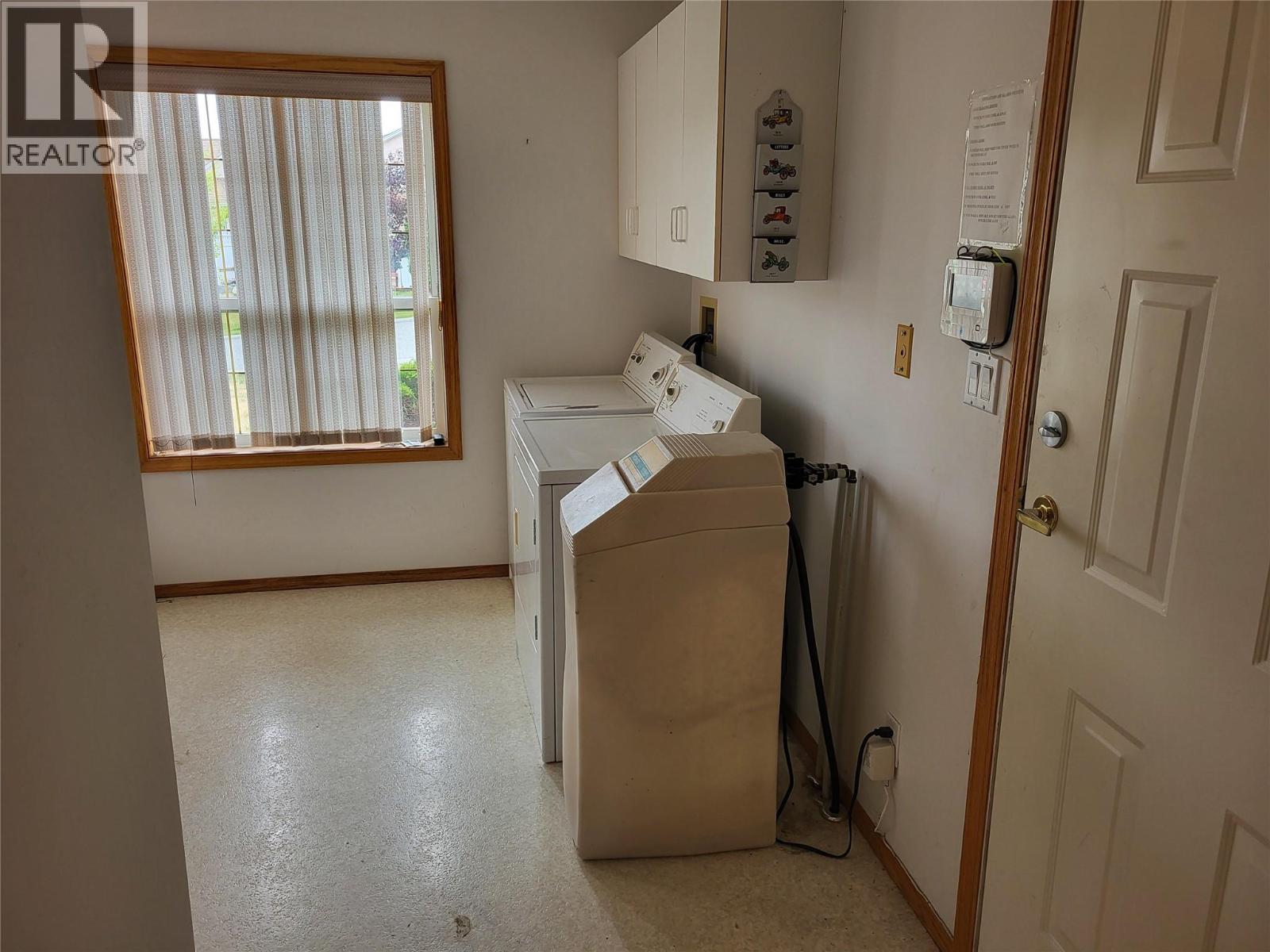 6184 Saint Martin Place, Oliver, British Columbia  V0H 1T0 - Photo 3 - 10391370