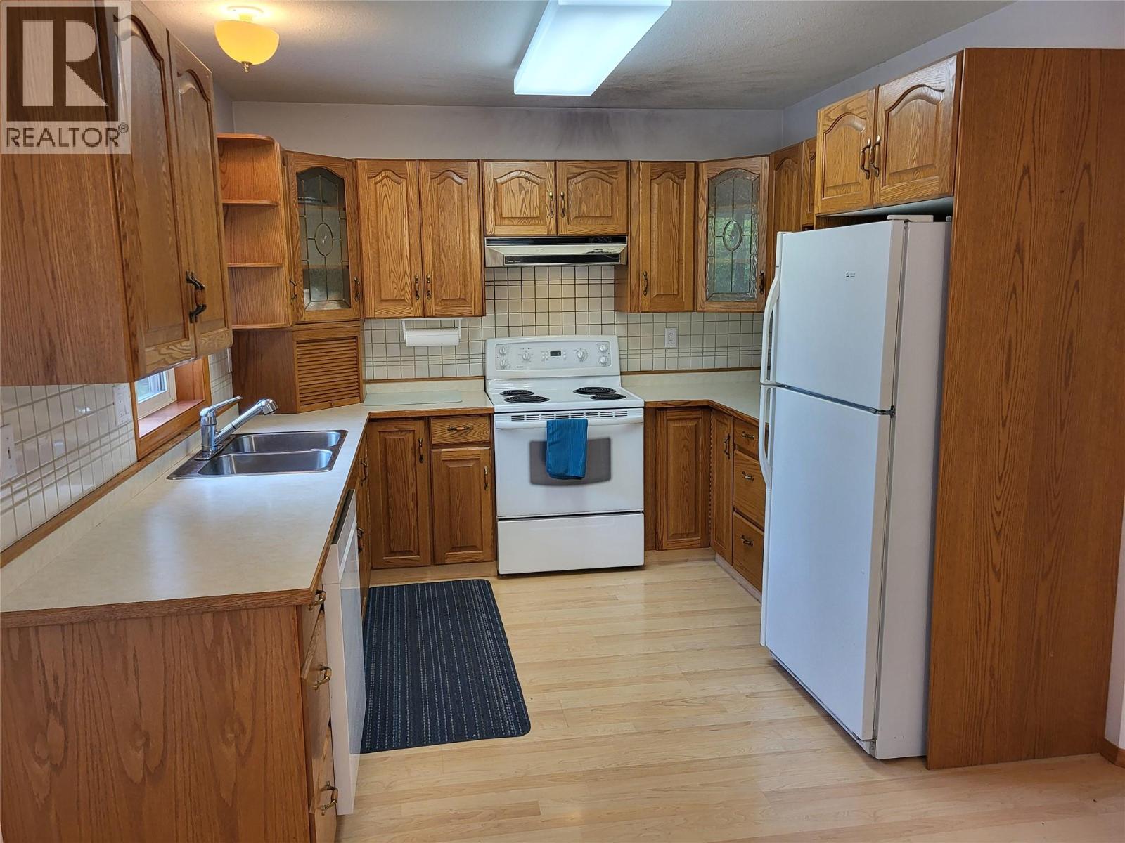 6184 Saint Martin Place, Oliver, British Columbia  V0H 1T0 - Photo 5 - 10391370