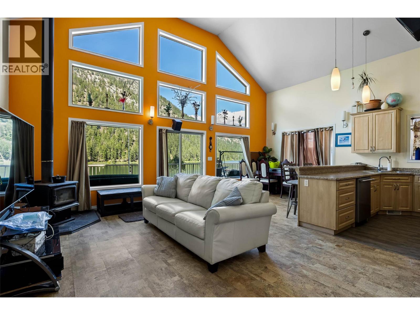 1848 Paul Lake Road, Kamloops, British Columbia  V2H 1N8 - Photo 10 - 10390632