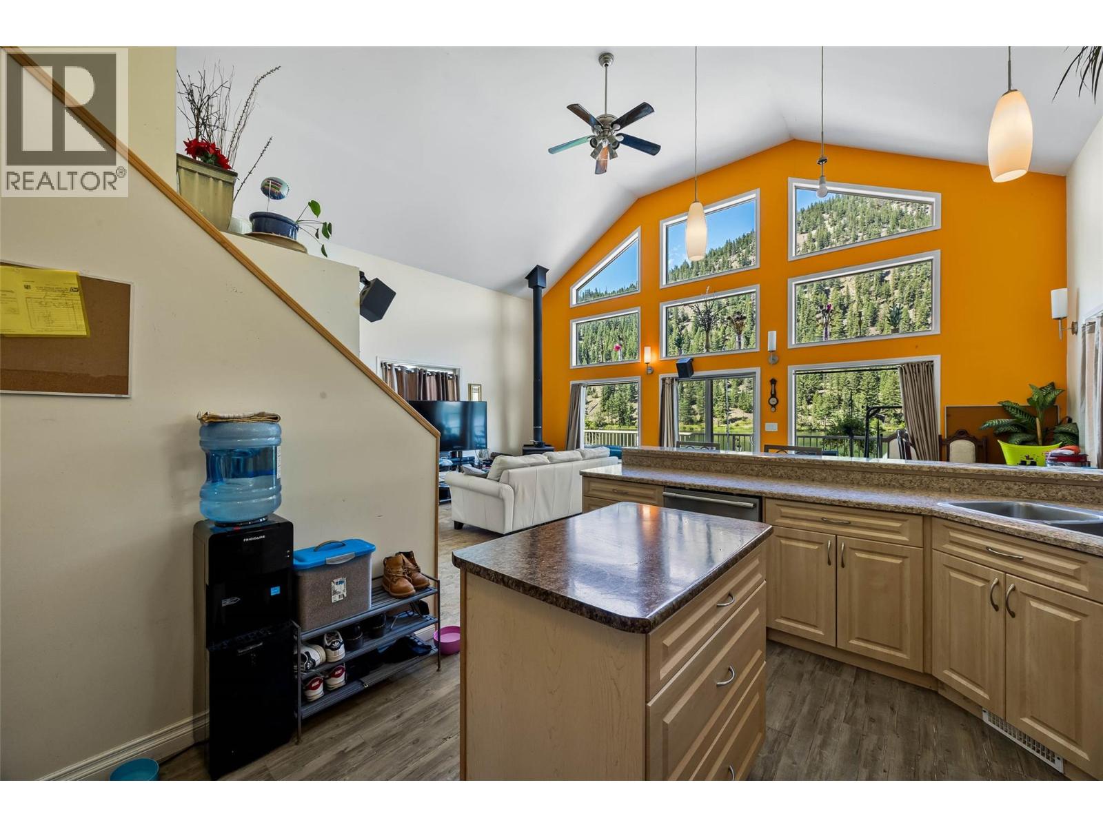 1848 Paul Lake Road, Kamloops, British Columbia  V2H 1N8 - Photo 8 - 10390632