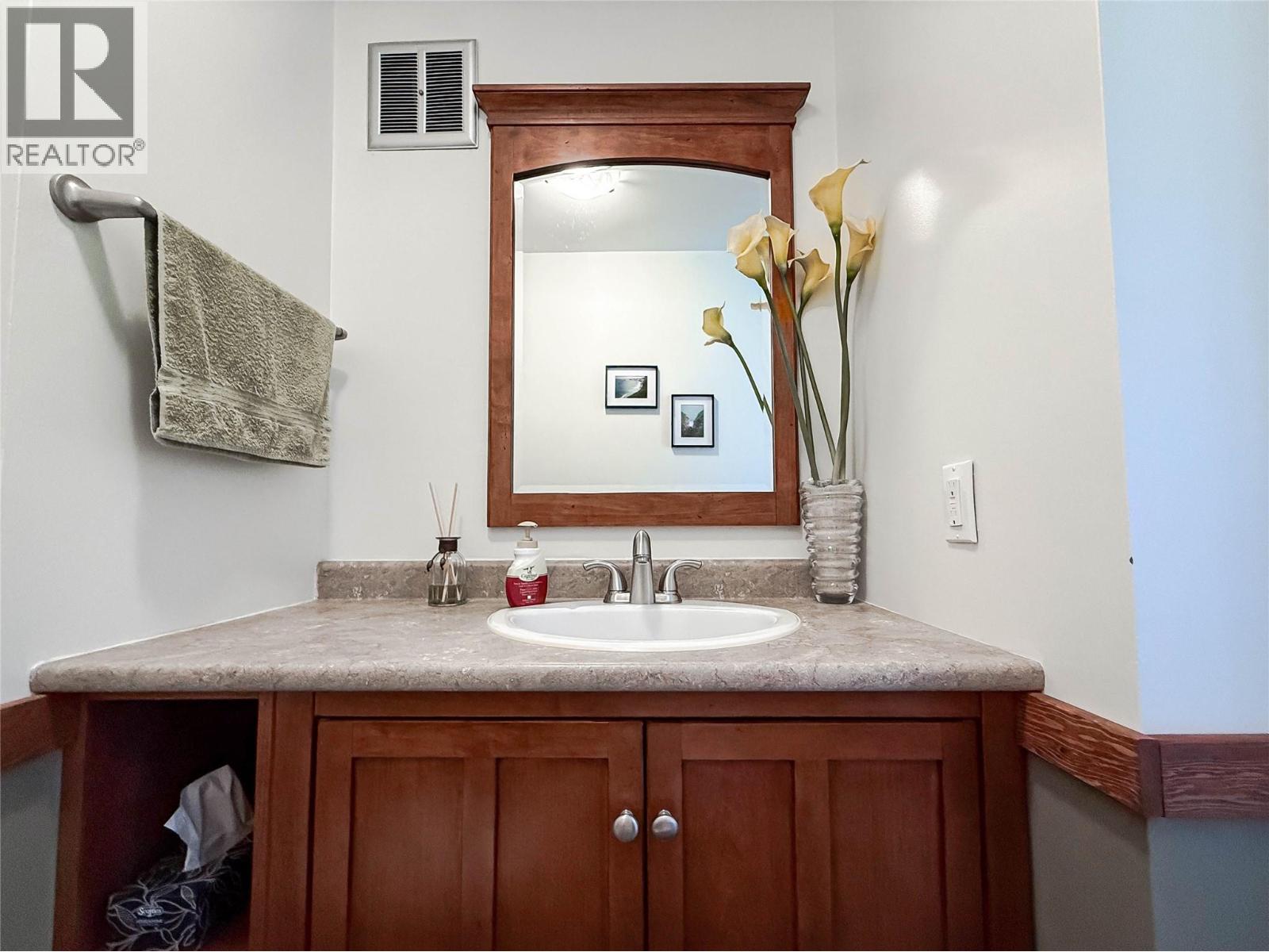 1213 Primrose Street, Trail, British Columbia  V1R 4M8 - Photo 18 - 10391259
