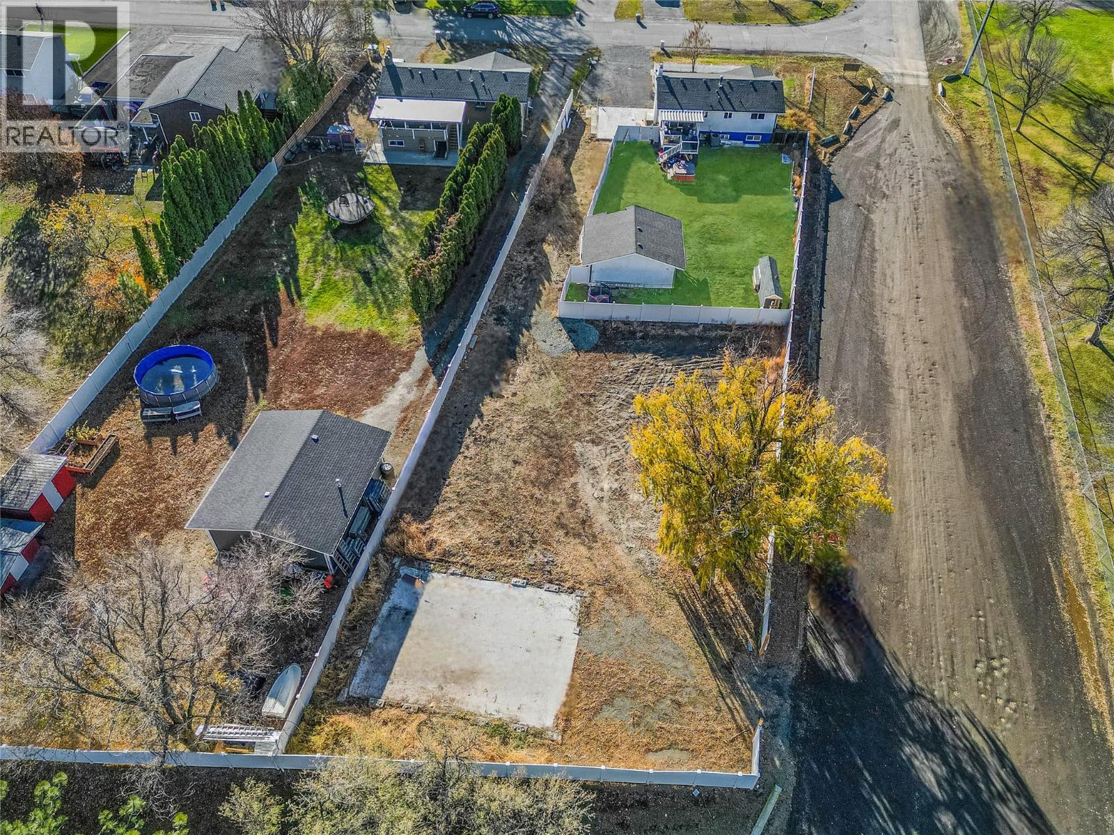 5764 Todd Hill Crescent, Kamloops, British Columbia  V2C 4X8 - Photo 6 - 10391342