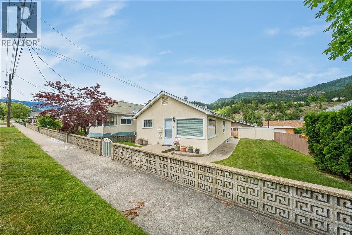 1817 Fourth Avenue, trail, British Columbia